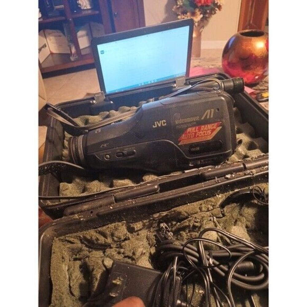 Vintage JVC GR-A1U Video Movie Handheld Camcorder W/Case Tested & Works